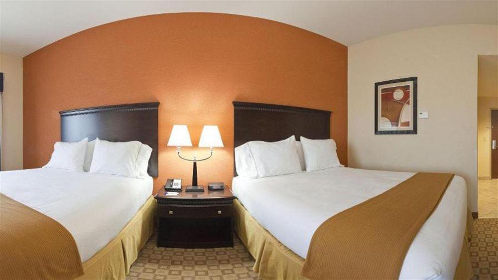 Holiday Inn Express Hotel & Suites Talladega By Ihg מראה חיצוני תמונה
