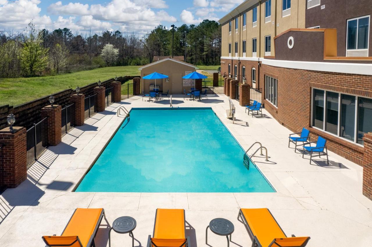 Holiday Inn Express Hotel & Suites Talladega By Ihg מראה חיצוני תמונה